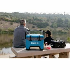 Igloo BMX Cooler 23L -Hiking Gear and Packs shop BCF 624161 05 hi res